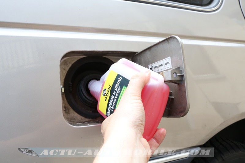 Révision d'une voiture ancienne avec des produits Bardahl