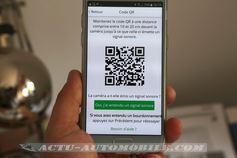 La caméra Arlo Q peut être configurée facilement avec un QR code dans l'application