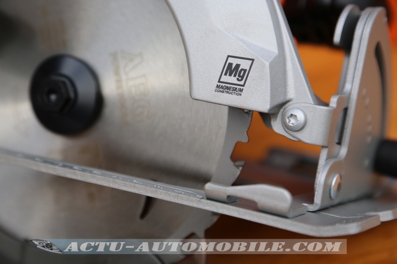 Test scie circulaire AEG BKS 18 BL