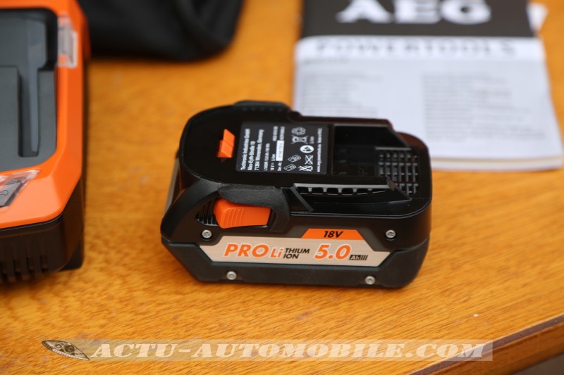 Test scie circulaire AEG BKS 18 BL