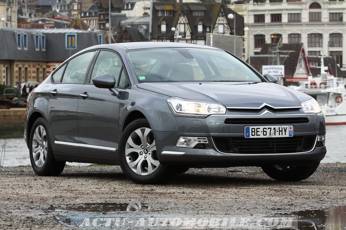 Essai comparatif Peugeot 508, Citroën C5, Renault Laguna