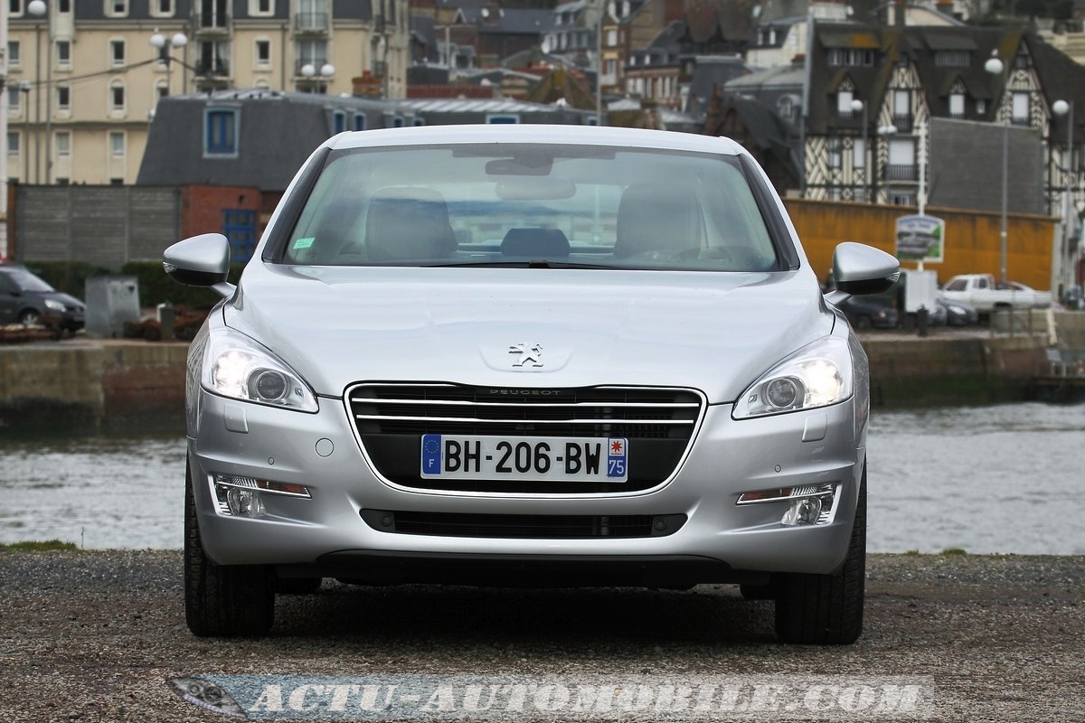 Essai comparatif Peugeot 508, Citroën C5, Renault Laguna