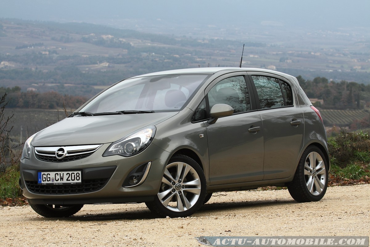 Opel corsa отзывы. Opel Corsa 2011. Опель Корса 2007. Opel Opel Corsa 2007. Opel Corsa 2011 черная.
