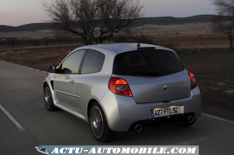Renault-Clio-Renault-Sport-luxe