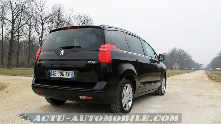 Peugeot_5008_THP_156