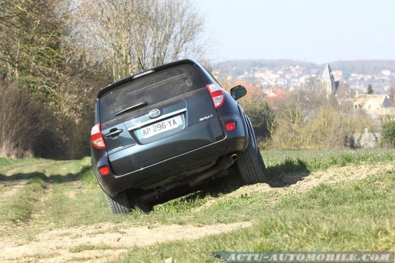 toyota-rav4-4wd-150-09