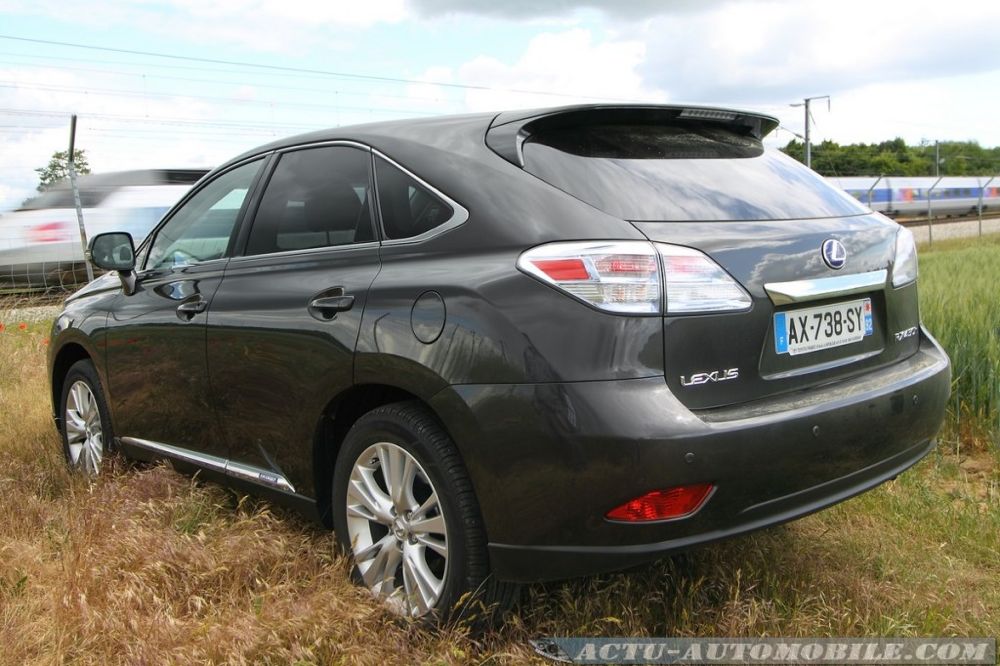 lexus-rx450h-13