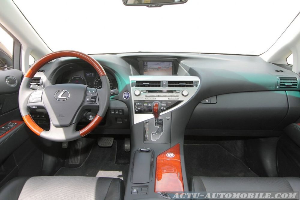 lexus-rx450h-27