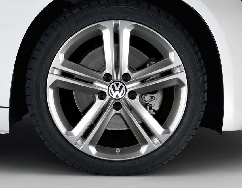 Volkswagen Scirocco Carat et Sportline avec Pack R-Line