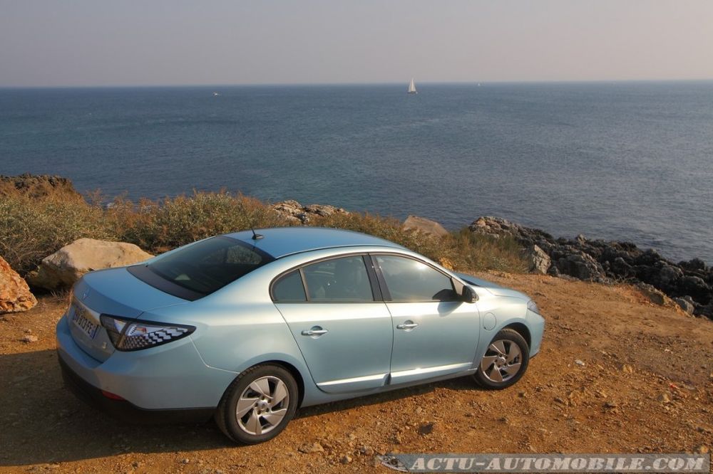 renault-fluence-ze-10