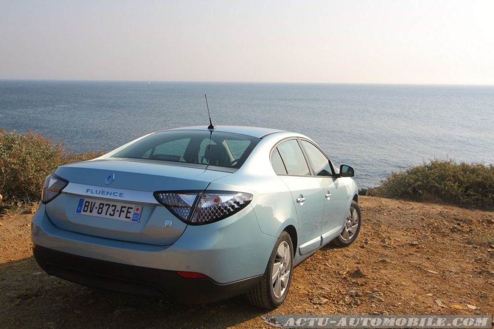 renault-fluence-ze-11