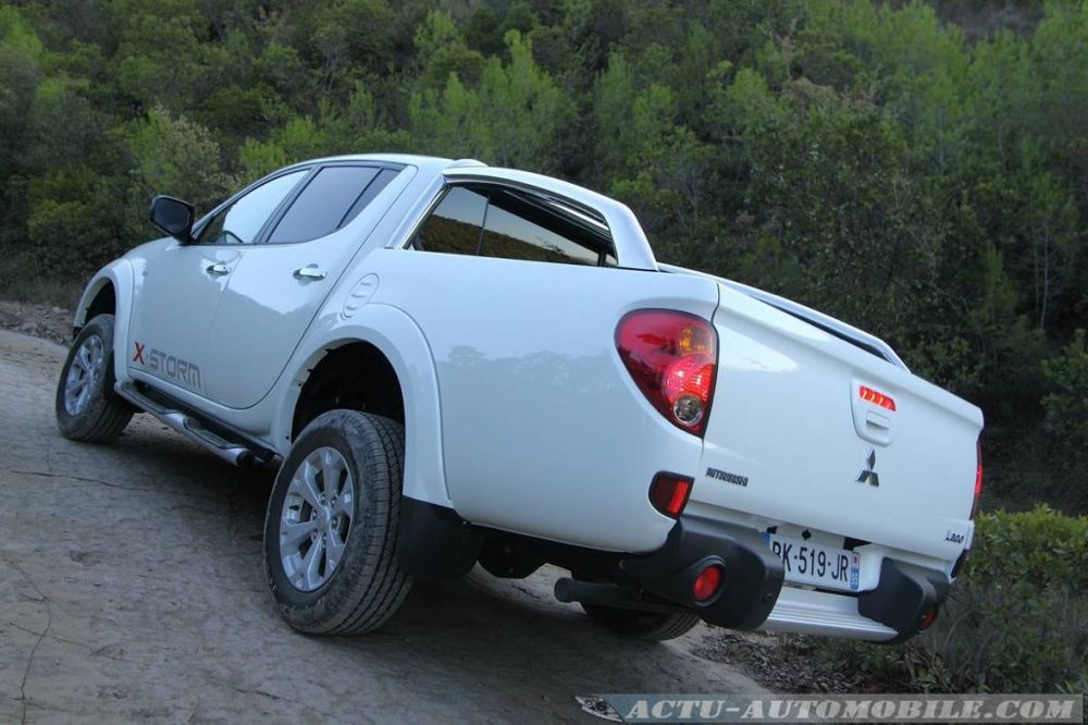 mitsubishi-l200-21