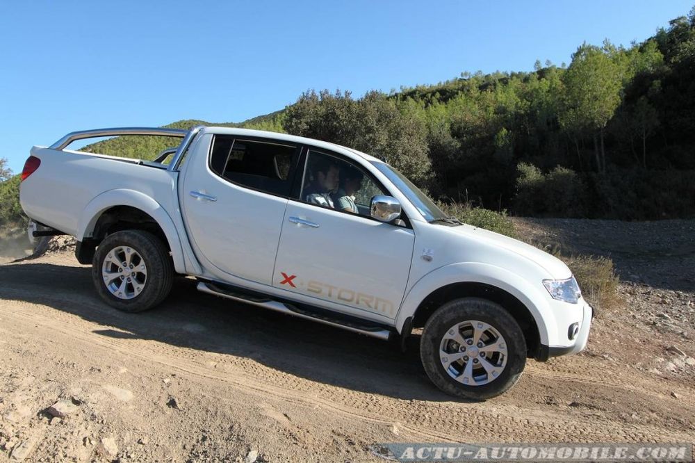 mitsubishi-l200-23