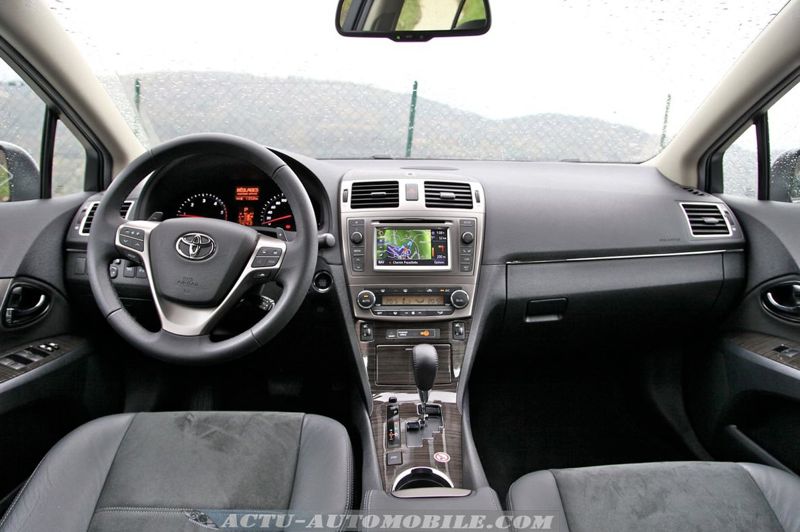 Toyota Avensis restylée