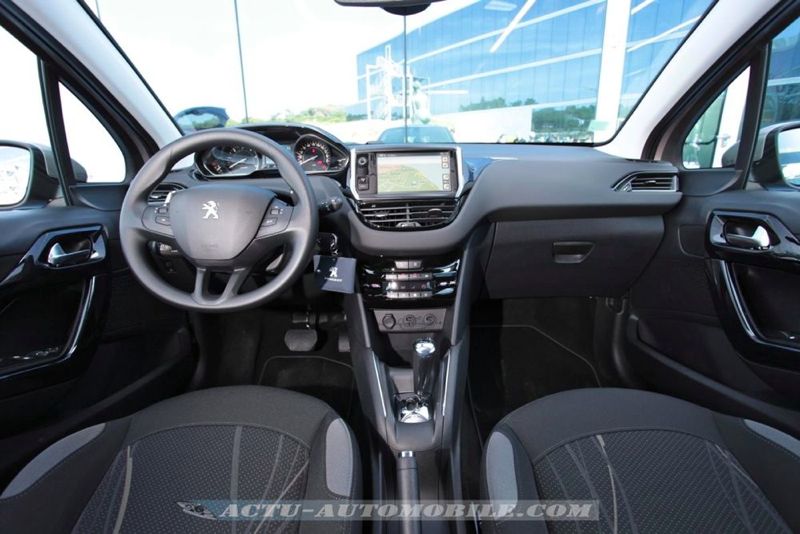 Intérieur de la Peugeot 208 Active