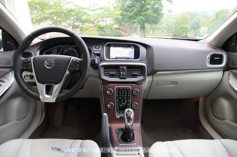 Volvo V40 Summum D3 150 BVM