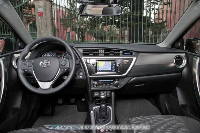 Toyota Auris 2012