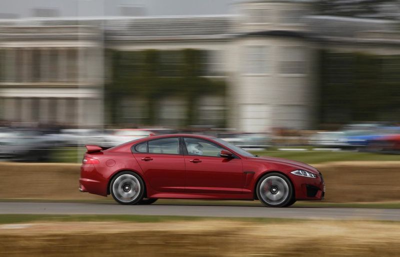 La Jaguar XFR-S en action à Goodwood