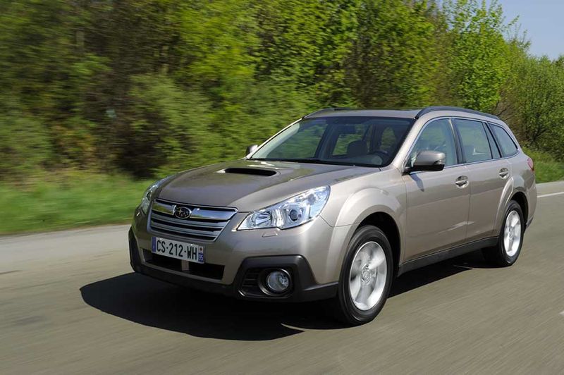 Subaru Outback 2013 une transmission Lineartronic sur le