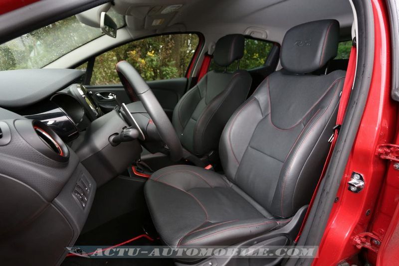 Nouvelle Clio RS 200 EDC 2012 : les sièges en cuir optionnels