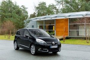 Renault_Scenic_2013_4
