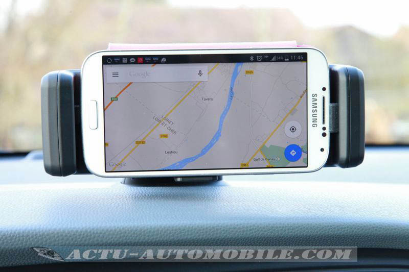 Support pour smartphone sur Hyundai i20