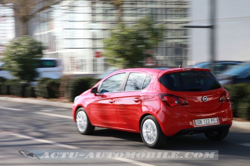 Nouvelle Opel Corsa Cosmo rouge magma