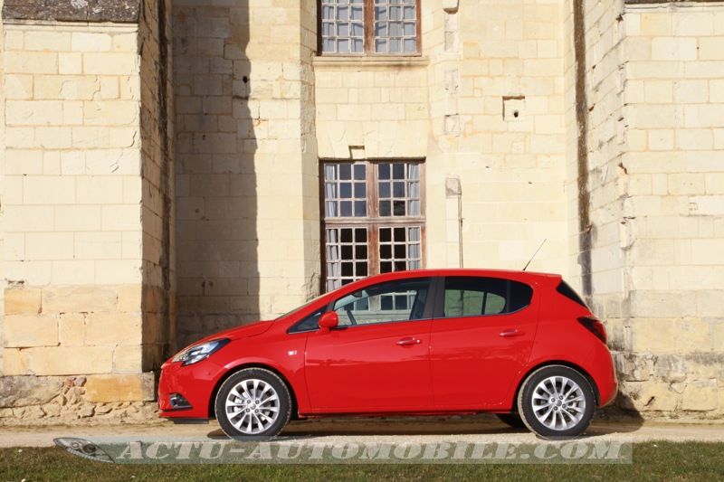 Nouvelle Opel Corsa Cosmo rouge magma