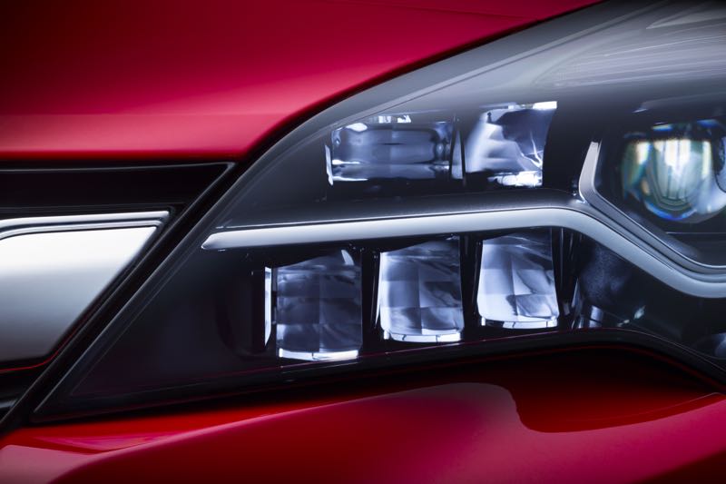 Phares LED de la future Opel Astra