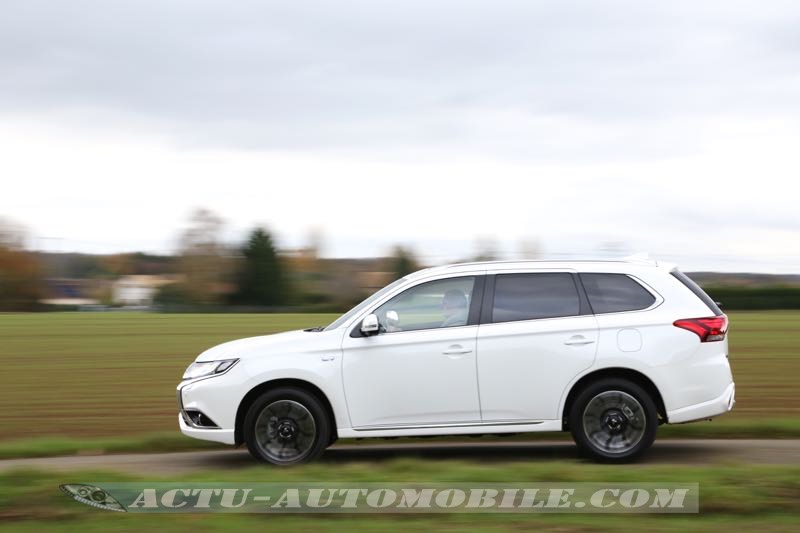 Essai Mitsubishi Outlander PHEV 2016