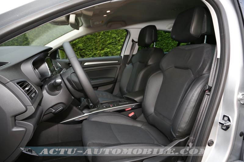 Sièges avant de la Renault Mégane Intens