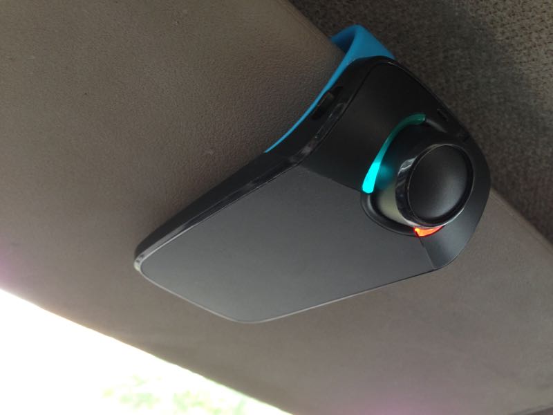 Téléphoner légalement en voiture : Minikit Parrot Neo 2 HD