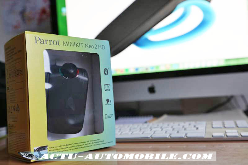 Téléphoner légalement en voiture : Minikit Parrot Neo 2 HD