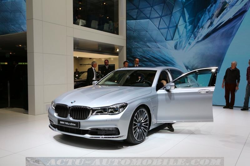 Le stand BMW au salon de Genève 2016