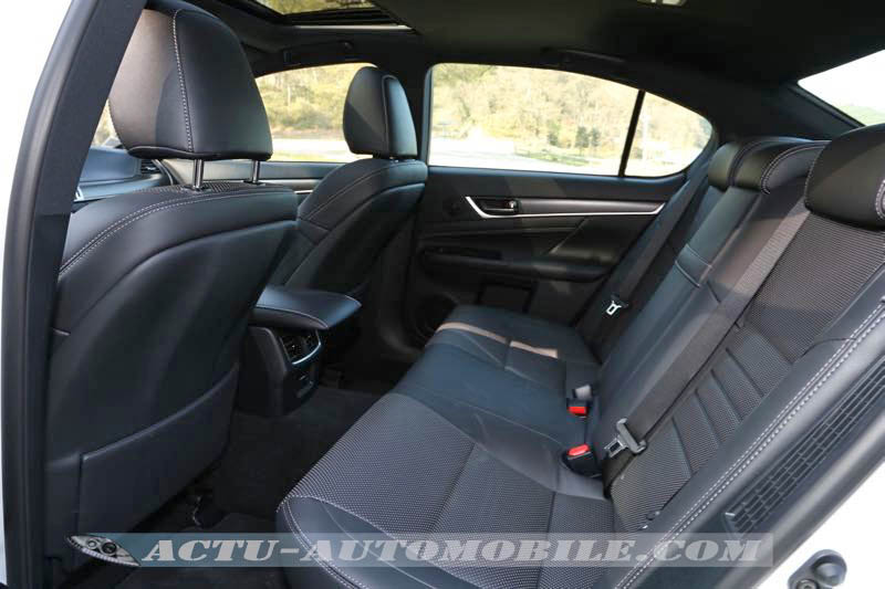 Banquette arrière de la Lexus GS 300h