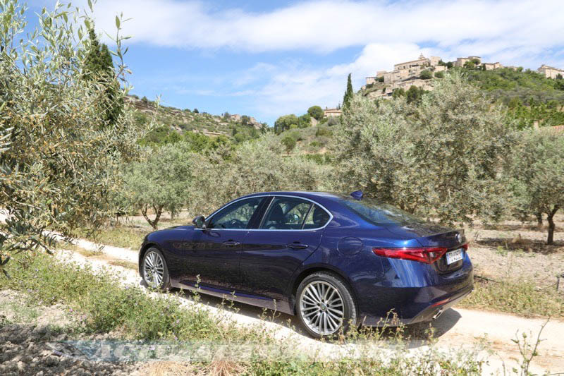 Alfa Romeo Giulia Super Bleu Montecarlo