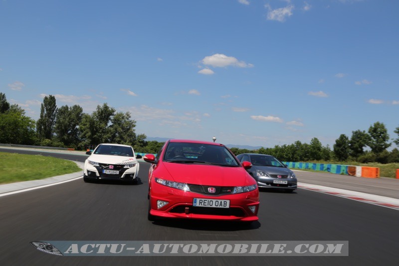 La Honda Civic Type R FN2 devant ses compères