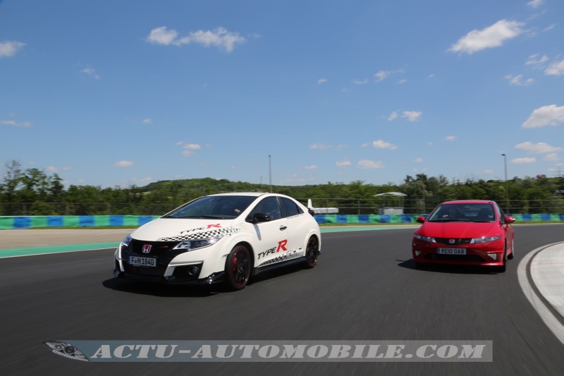 Deux générations de Honda Civic Type R