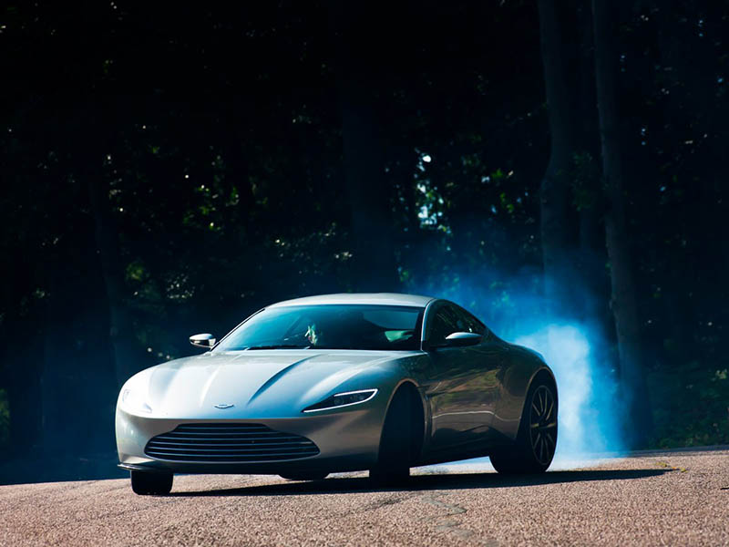 Aston Martin DB10