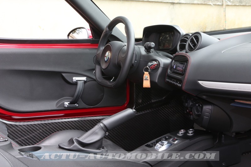 Planche de bord Alfa 4C Spider