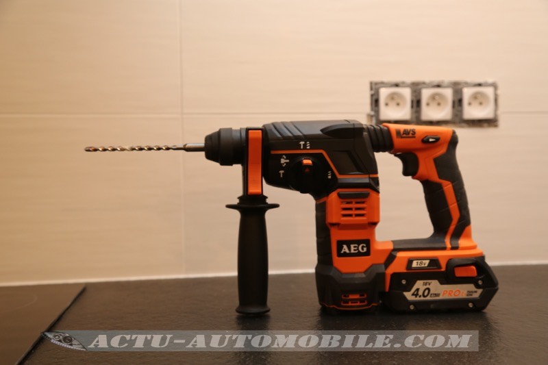 test du perforateur AEG Powertools BBH 18 LI-402C