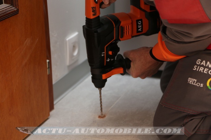 test du perforateur AEG Powertools BBH 18 LI-402C