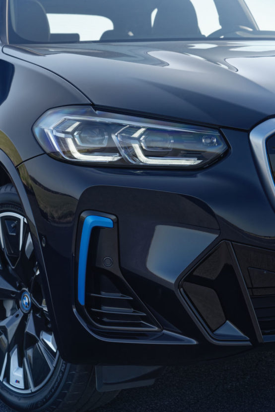Les nouveaux projecteurs du BMW iX3