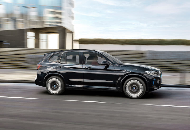 Le profil du BMW iX3 2021