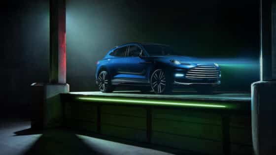Aston Martin DBX707