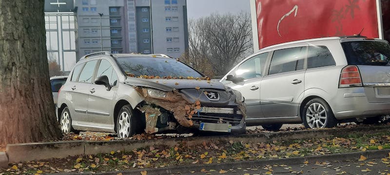 Example of wreckage in a car park in Mulhouse