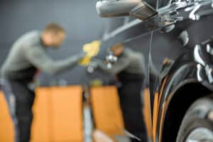 Peintures et consommables pour la carrosserie auto