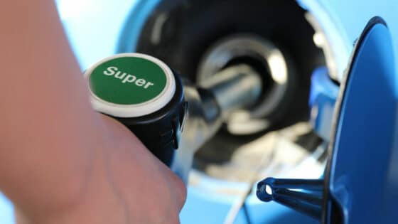 Jusqu'à 50 centimes de remise par litre de carburant : comment en profiter