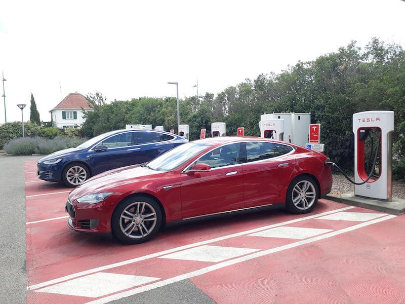 Grosse augmentation de prix sur les superchargeurs Tesla !