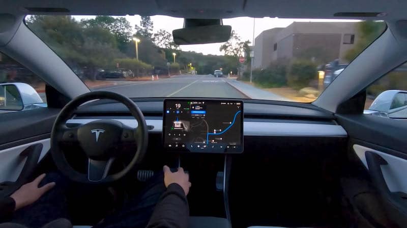 Elon Musk annonce une nouvelle importante pour la conduite autonome